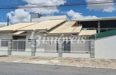 Casa com piscina à venda, 4 quartos sendo 1 suíte, 2 vagas, bairro cordeiros, itajaí-sc