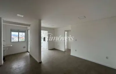 Apartamento para locação anual, com 2 quartos (sendo uma suíte), 1 vaga de garagem, authentique club residence, no bairro vila operaria, itajaí-sc