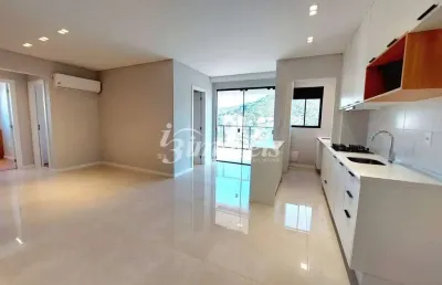 Apartamento semimobiliado para locação, 2 suítes, 1 vaga, edifício residencial lago moraine, bairro fazenda, itajaí-sc