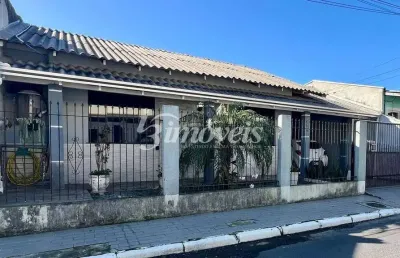 Casa à venda, com 3 quartos, 2 banheiros, 2 vagas de garagem, bairro são joão, itajaí sc