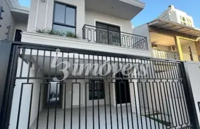 Grandjean - sobrado a venda com 3 quartos, sendo 3 suítes, 2 vagas no centro de itajaí - sc.