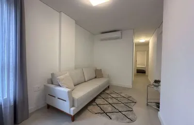 Apartamento à venda ou locação, mobiliado, decorado e equipado, com 2 quartos (sendo duas suítes), 2 vagas de garagem privativas, edifício granada, no bairro centro, balneário camboriú-sc