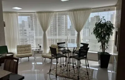 Apartamento para locação anual, mobiliado, decorado e equipado, com 2 quartos (sendo duas suítes), 2 vagas de garagem, edifício âmbar, no bairro centro, balneário camboriú-sc