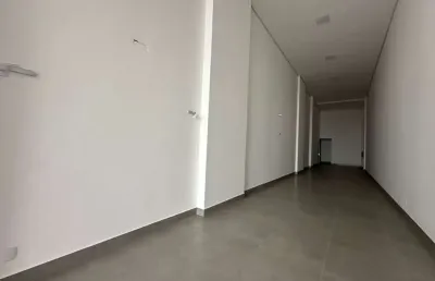 Sala / loja, para locação anual, 104,78m², bairro canto da praia, porto belo-sc, com grande visibilidade de quem passa.