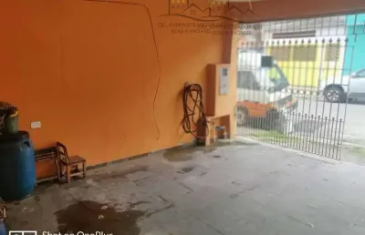 Aluga sobrado, 2 vagas de garagem 3 quartos, 3 banheiros sendo 1 suite em itaquera
