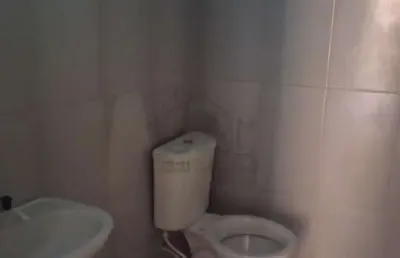 Casa de aluguel com 4 cômodos por r$ 1.000 jd. itapeva mauá