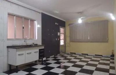 Casa com 2 quartos para alugar na Avenida Joaquim Alves de Oliveira, Jardim Zaira, Mauá