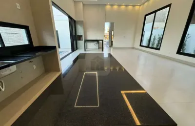 Casa térrea em condomínio fechado no jardim botânico