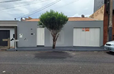 Casa com 3 quartos à venda no Jardim Holanda, Uberlândia 