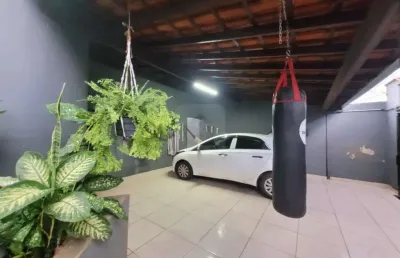 Casa com 3 quartos à venda no Santa Mônica, Uberlândia 