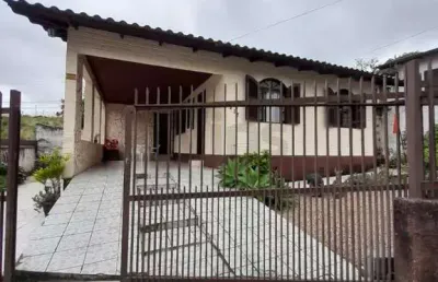 Casa a 5min do centro de criciúma, bairro vera cruz