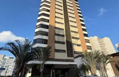 Amplo apartamento com 144m2, vaga dupla de garagem,  centro