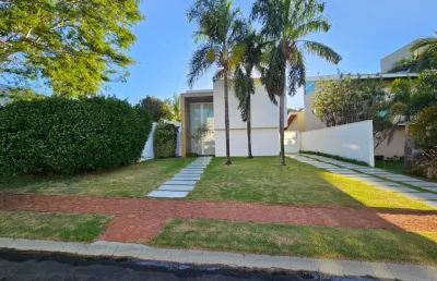 Casa com 4 quartos à venda no Jardim Karaíba, Uberlândia 