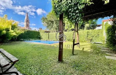 Casa ampla no porto com acesso por 2 ruas diferentes