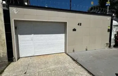 Vendo casa duplex com 4 quartos na melhor localização de messejana