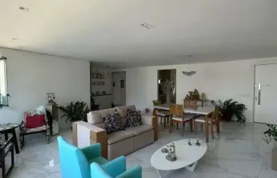Vende se apartamento reformado no meireles com 178m, 3 suites