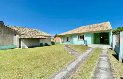 Linda casa com pátio amplo no bairro santo antônio, em capão da canoa