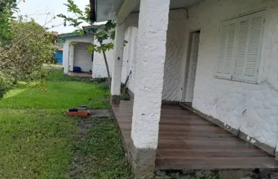 Excelente apto em condomínio residencial fechado para locação anual