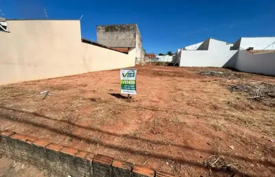 Vende-se terreno   bairro  altos do palmital em - marília-sp