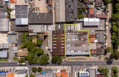 <p>barracão no boqueirão com 1.850m² em 2 terrenos, zona de serviço 1</p>