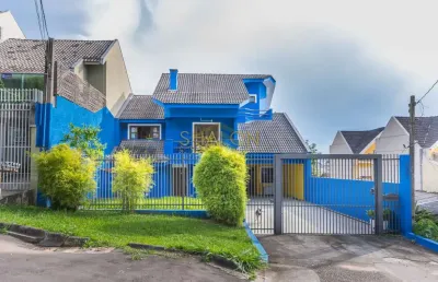 <p>casa com terreno, 2 pavimentos, 4 quartos, 5 vagas, vista alegra, curitiba. pr</p>