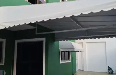 Casa com 4 quartos à venda na rua professor newton nascimento, ipitanga, lauro de freitas por r$ 690.000