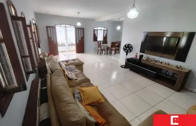 Casa com 3 quartos à venda na rua garcia lorca, ipitanga, lauro de freitas por r$ 630.000