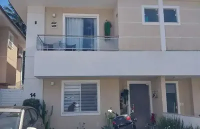 Casa com 3 quartos à venda na av. amarílio thiago dos santos, residencial bella vida, 2127, ipitanga, lauro de freitas por r$ 830.000