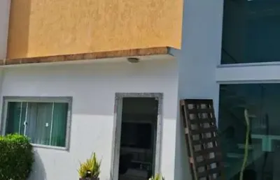 Casa com 4 quartos à venda na rua noêmia m paranhos, pitangueiras, lauro de freitas por r$ 690.000