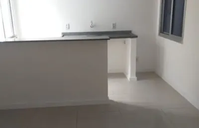 Apartamento 01 dormitório, quitado e desocupado pd com elevador.