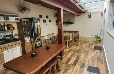 Sobrado à venda localizado no condomínio mogi hills iv, na vila oliveira em mogi das cruzes.