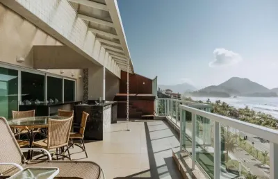 Magnífica cobertura duplex frente ao mar, à venda, na melhor região da praia grande, em ubatuba.