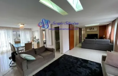 Linda casa em condomínio na cidade dos funcionários com 3 suítes.