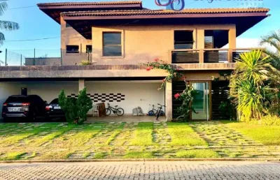 Belíssima mansão toda projetada no eusébio com 6 quartos
