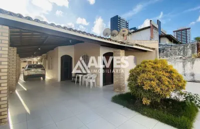 Casa com 4 quartod sendo 2 suítes no bairro santa mônica 1