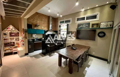 Casa  de alto padrão com 3 suítes e área gourmet completa no bairro sim