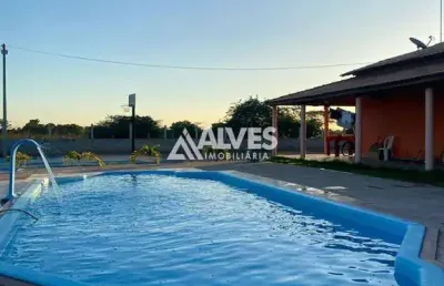 Chácara com 2 tarefas casa com 3 quartos sendo 1 suíte