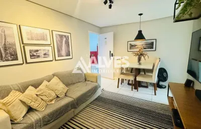 Apartamento com com 2 quartos móveis planejados e varanda