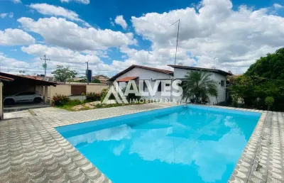 Casa com 1.320 m2 de área são 4 qurtos sendo 2 suítes piscina  área gourmet