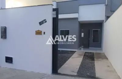 Casa com 2 quartos sendo 1 suíte com escritura grátis