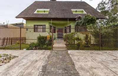 Casa com 5 quartos, sendo 4 suítes no bairro fanny - 497,84m² de area construída