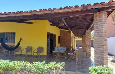 Bela casa em barra de são miguel com três quartos sendo 01 suíte e amplo jardim, venha conhecer!!!!