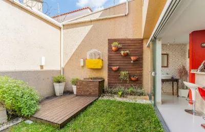 Tríplex com 4 quartos sendo 2 suítes, 3 vagas,  em condomínio  portão