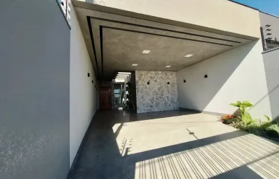 Casa alto padrão, 3 suítes, 5 banheiros, piscina, 154 m² construção, maringá