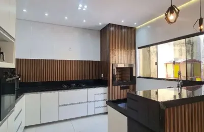 Casa com 4 quartos à venda na qnm, 40, taguatinga norte (taguatinga), brasília por r$ 650.000
