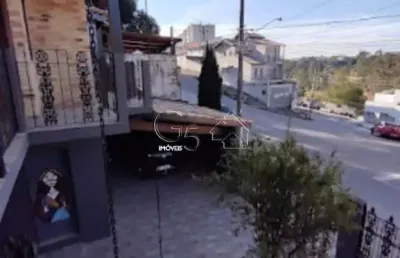 Casa à venda com 3 quartos, 1 suíte, 2 salas e 2 vagas na região central de caieiras-sp!