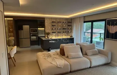 Vende-se apto, novo, mobiliado 141m , 3 suites, 3 garagens,localização privilegida