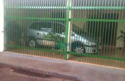 Casa localizada no bairro campos elísios,  3 dormitórios, sendo  1 suíte.