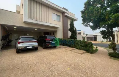 Lindo sobrado em condomínio fechado em ótima localização com terreno de 407,54m² e 266,10 de área útil.