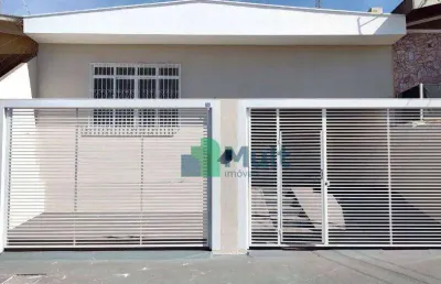 Linda casa reformada no jardim mosteiro com 250m² de terreno e 140m²  de construção.